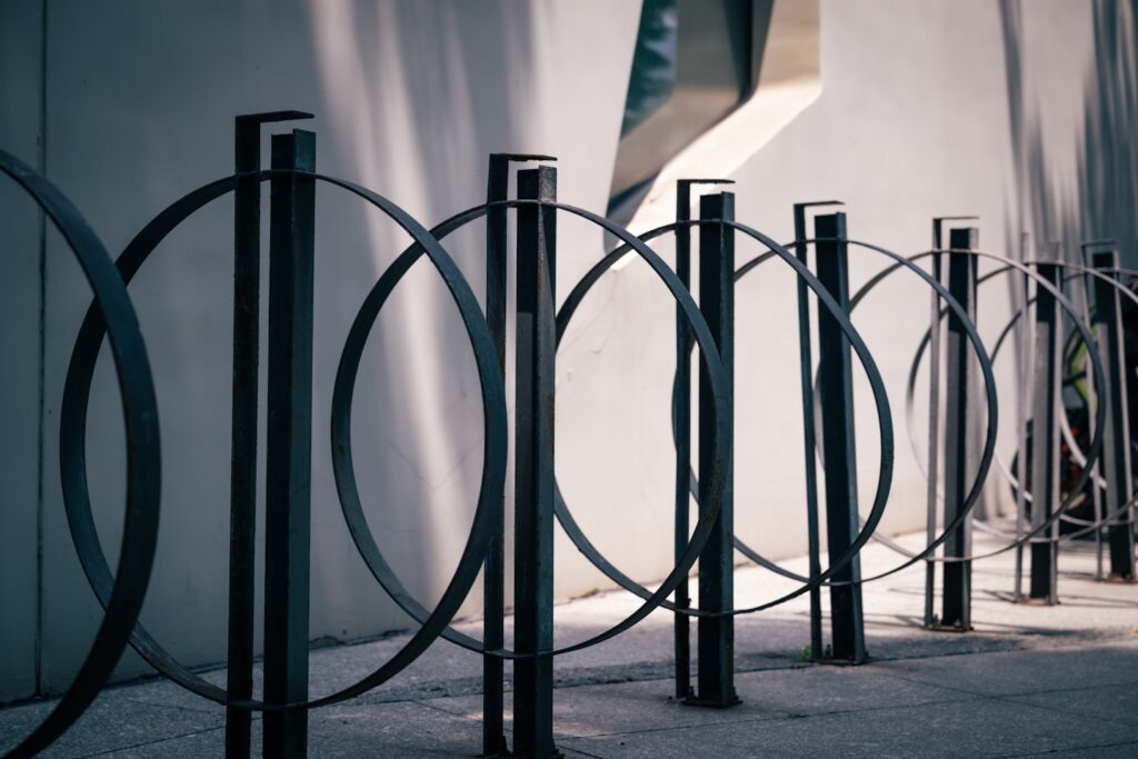 Metal rod tightly arranged