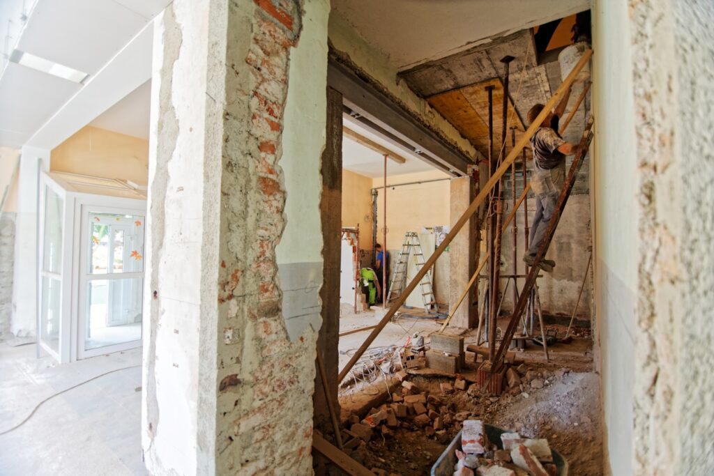 I entered once in one building that is renovating and I noticed the contrast between renovated part of the building and the part that is not finished yet. And there it is: two different worlds on one place.